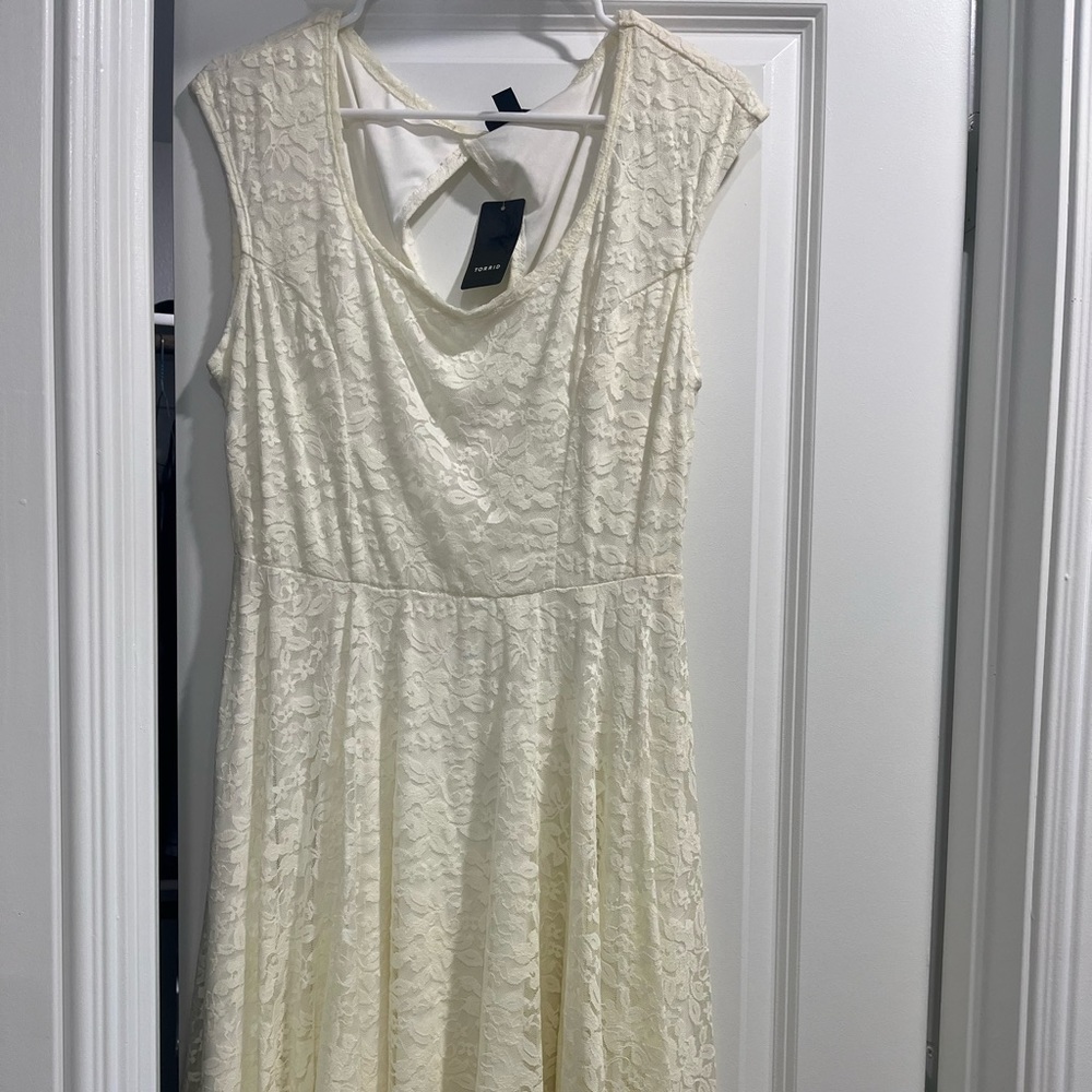 Torrid size 0 ivory lace dress